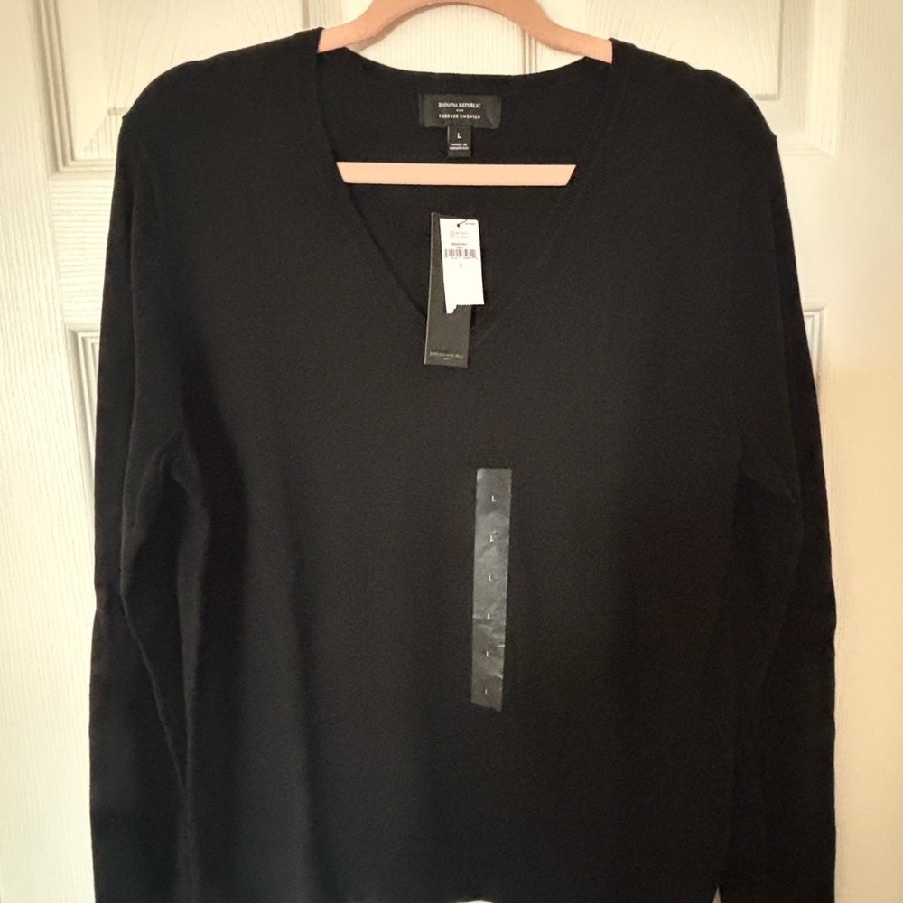 Banana Republic Black V-Neck Forever Sweater